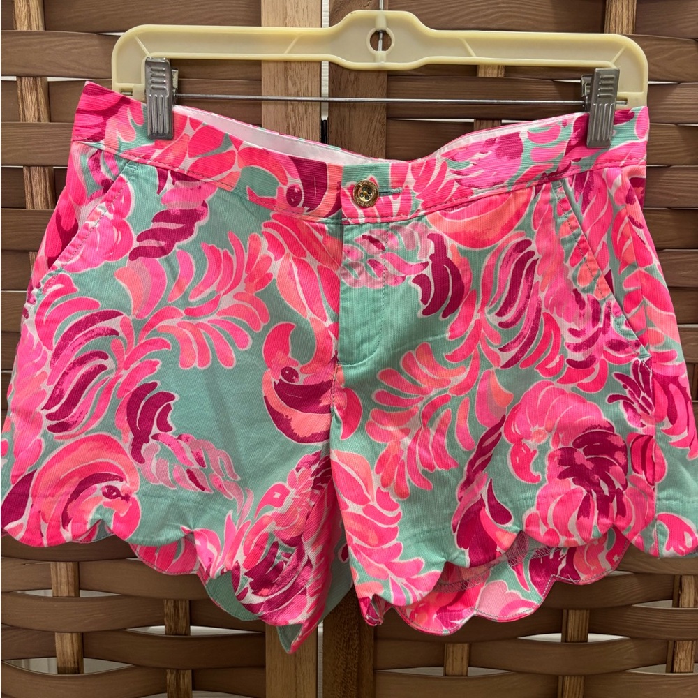 Lilly Pulitzer - Picture 2 of 5